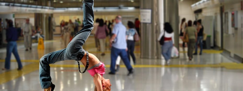 handstand-1461105_1280